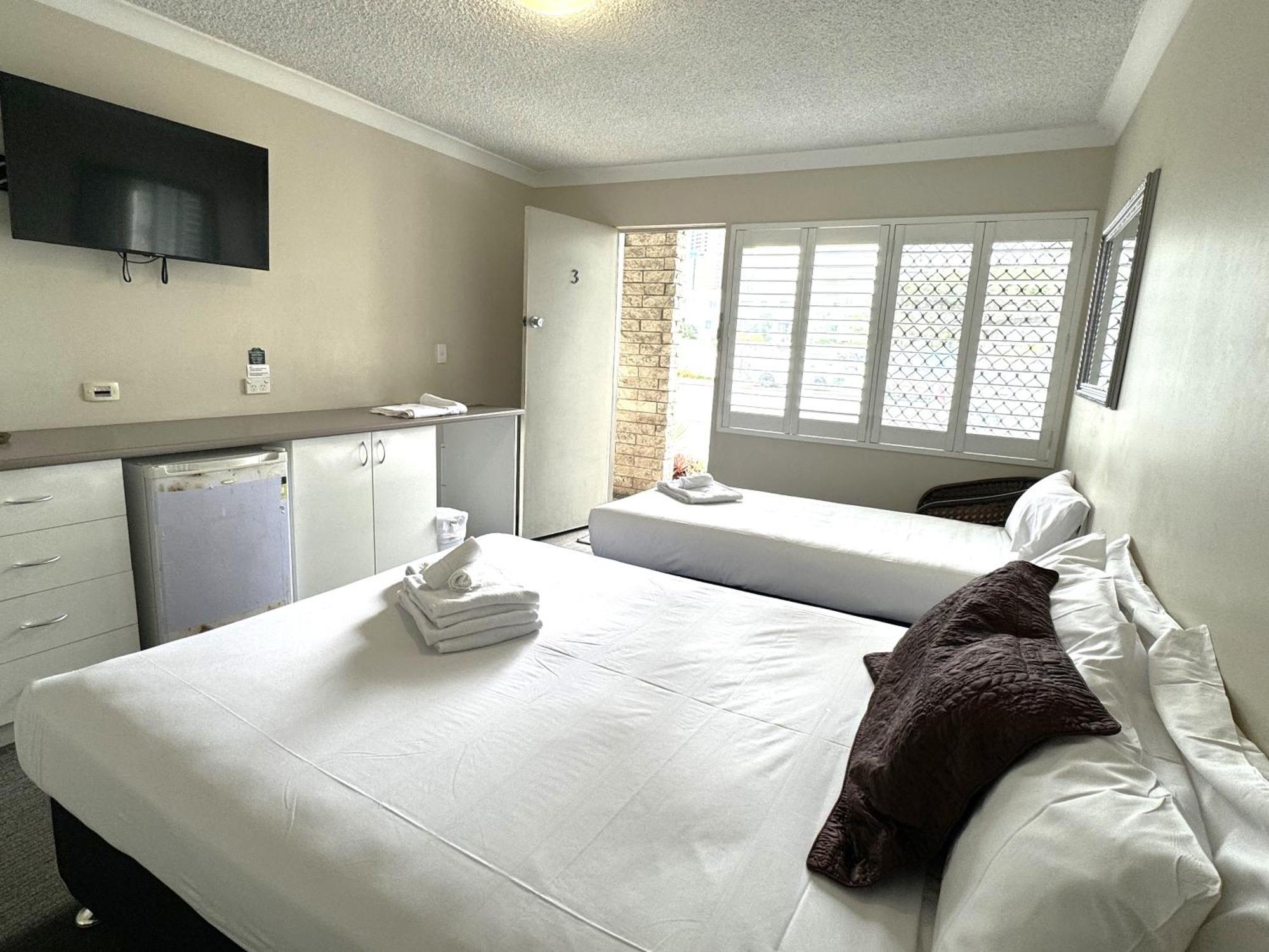 Tropicana Motel Gold Coast Esterno foto