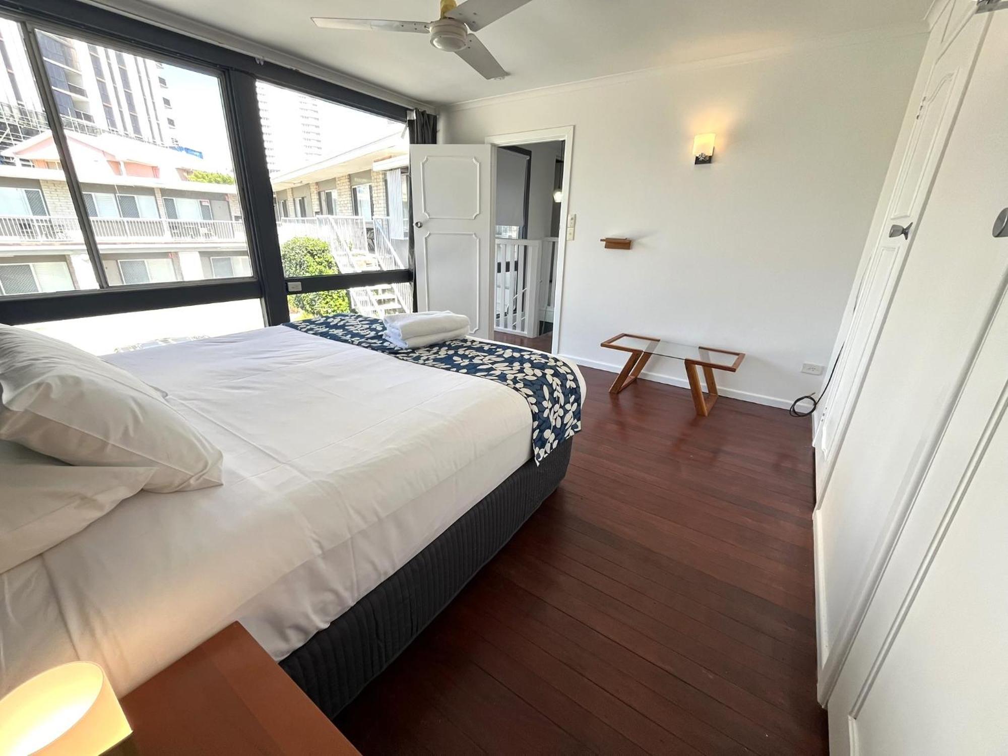 Tropicana Motel Gold Coast Esterno foto